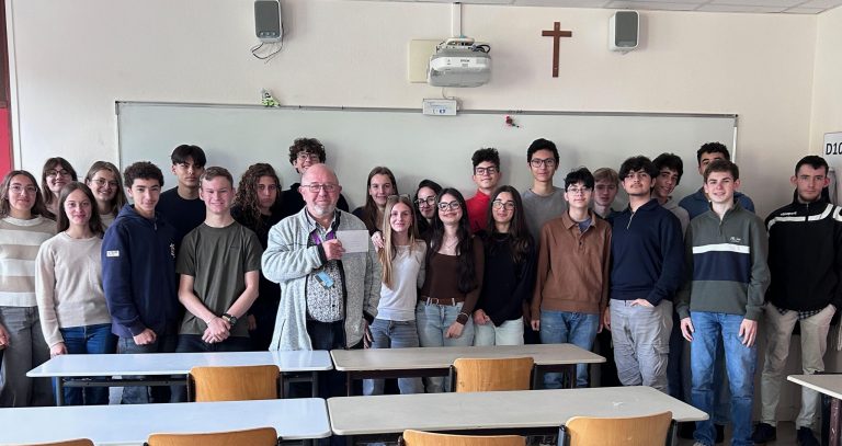 Lire la suite à propos de l’article Une formidable chaîne de solidarité à l&rsquo;Institution Sainte-Marie d&rsquo;Antony !