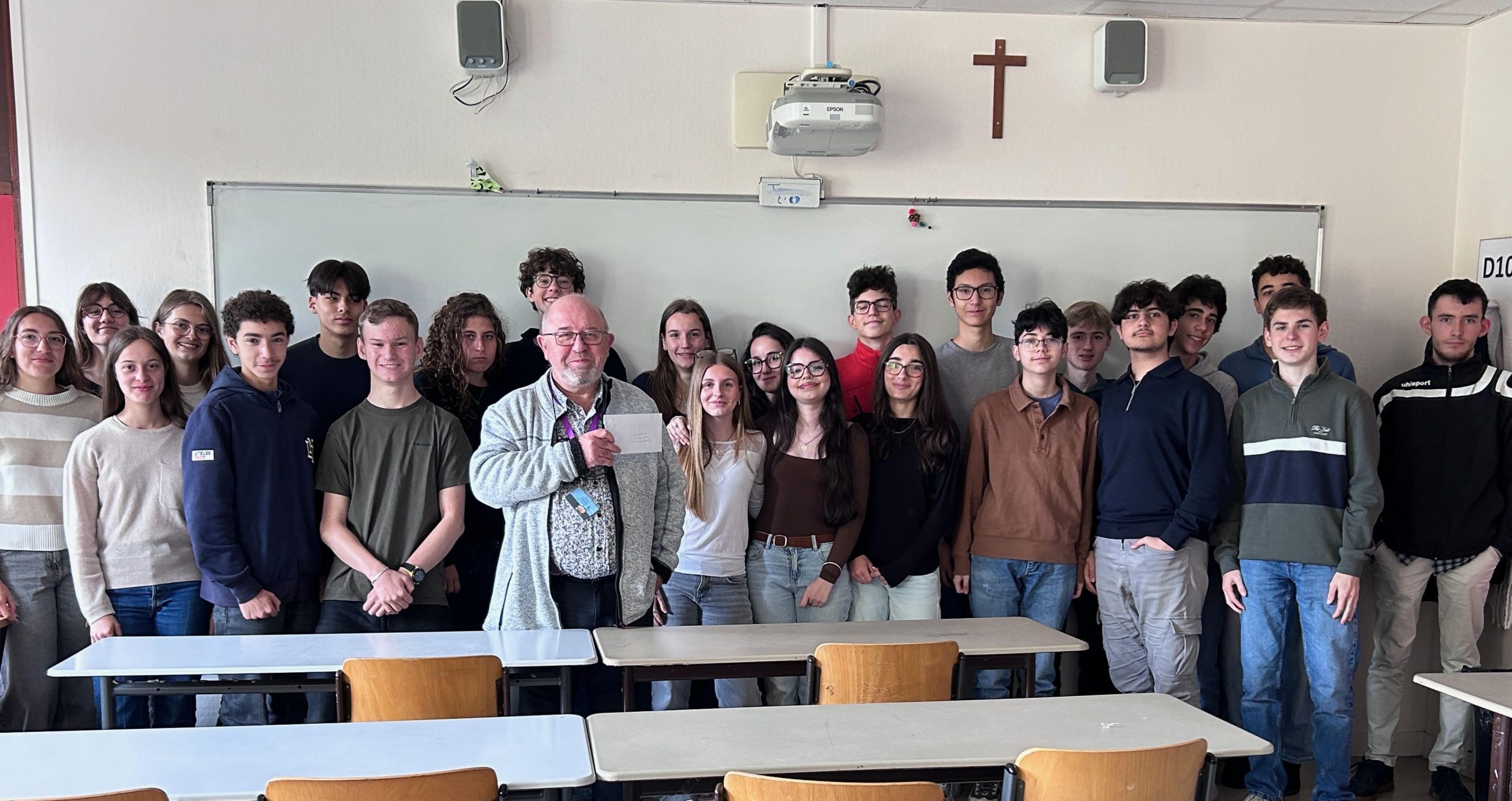 Lire la suite à propos de l’article Une formidable chaîne de solidarité à l&rsquo;Institution Sainte-Marie d&rsquo;Antony !